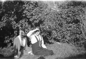 1933-02-004