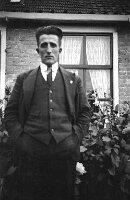 1934-06-D. De-Jong 005