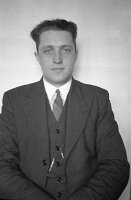 1937-08 S. Postma 003